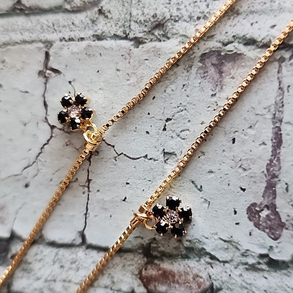 NECKLACE - Picture 5 of 6